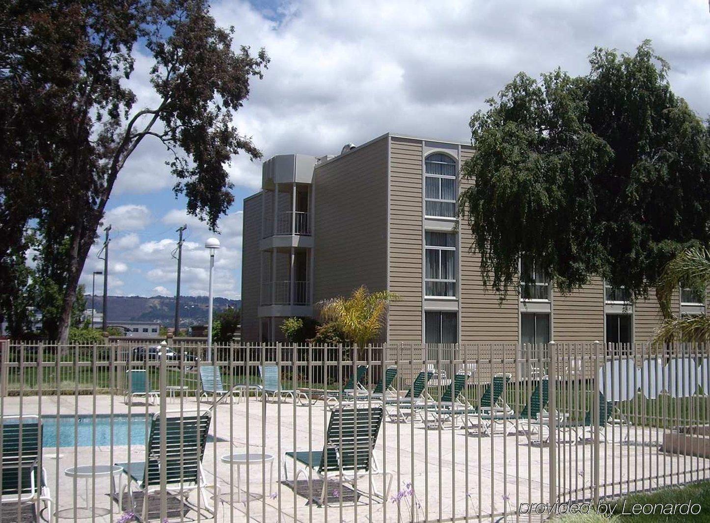 Hilton Airport Hotel 3*